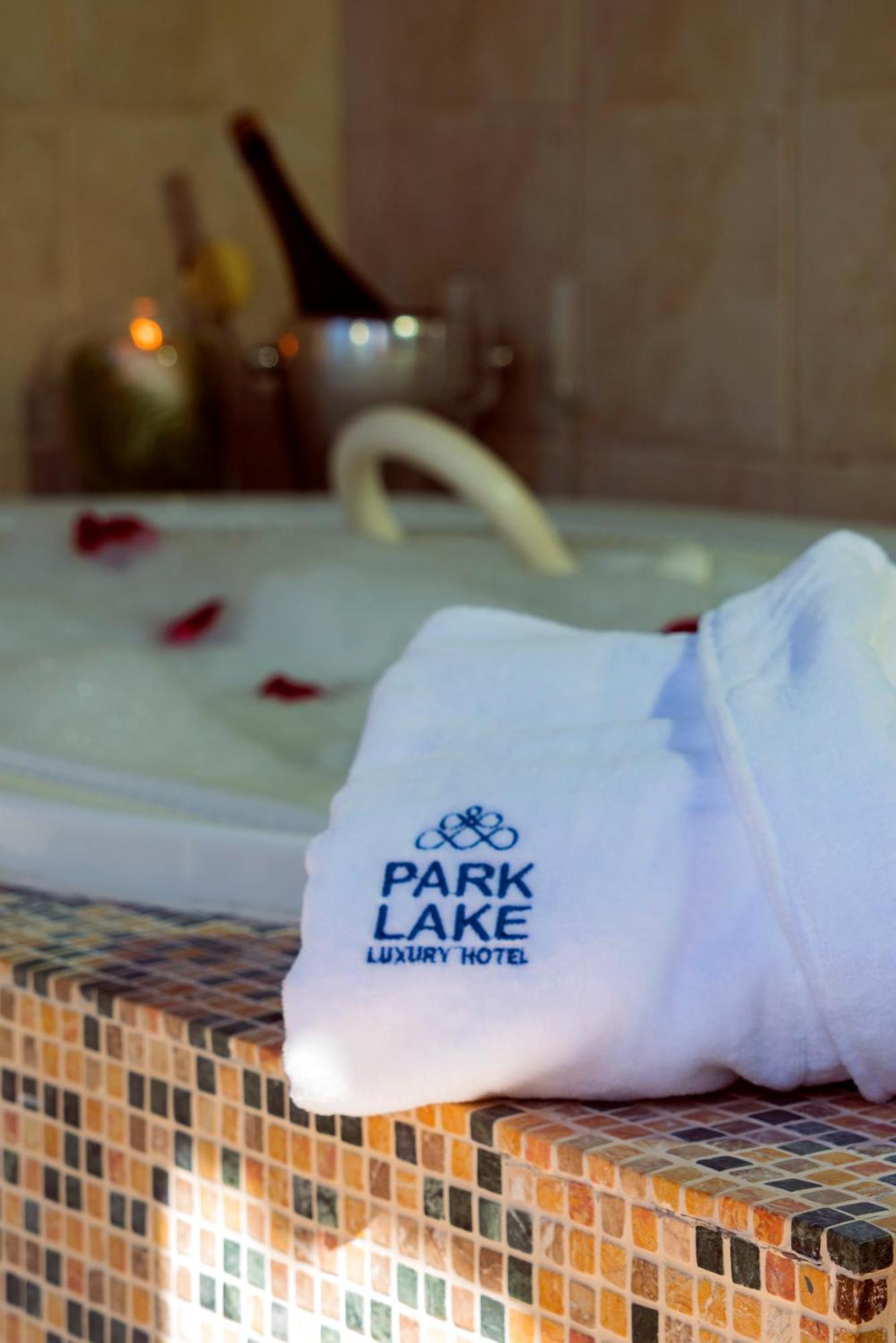 Park Lake Luxury Hotel Пукон Экстерьер фото